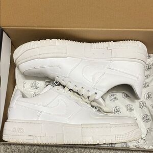 Nike Air Force 1 pixel White Sneakers